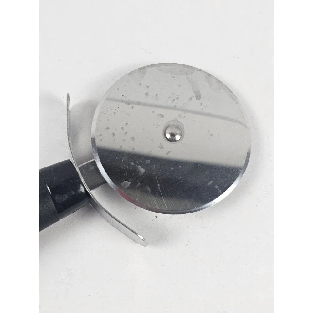 BLANQI pizza cutter